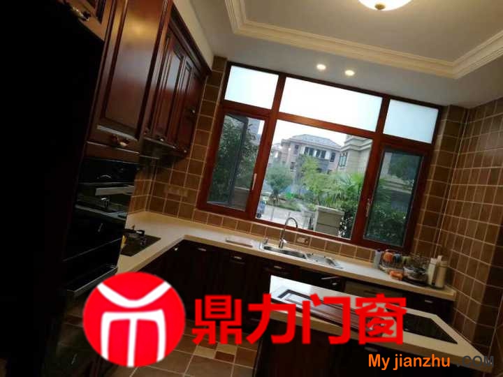 厨房内金橡木一体窗2
