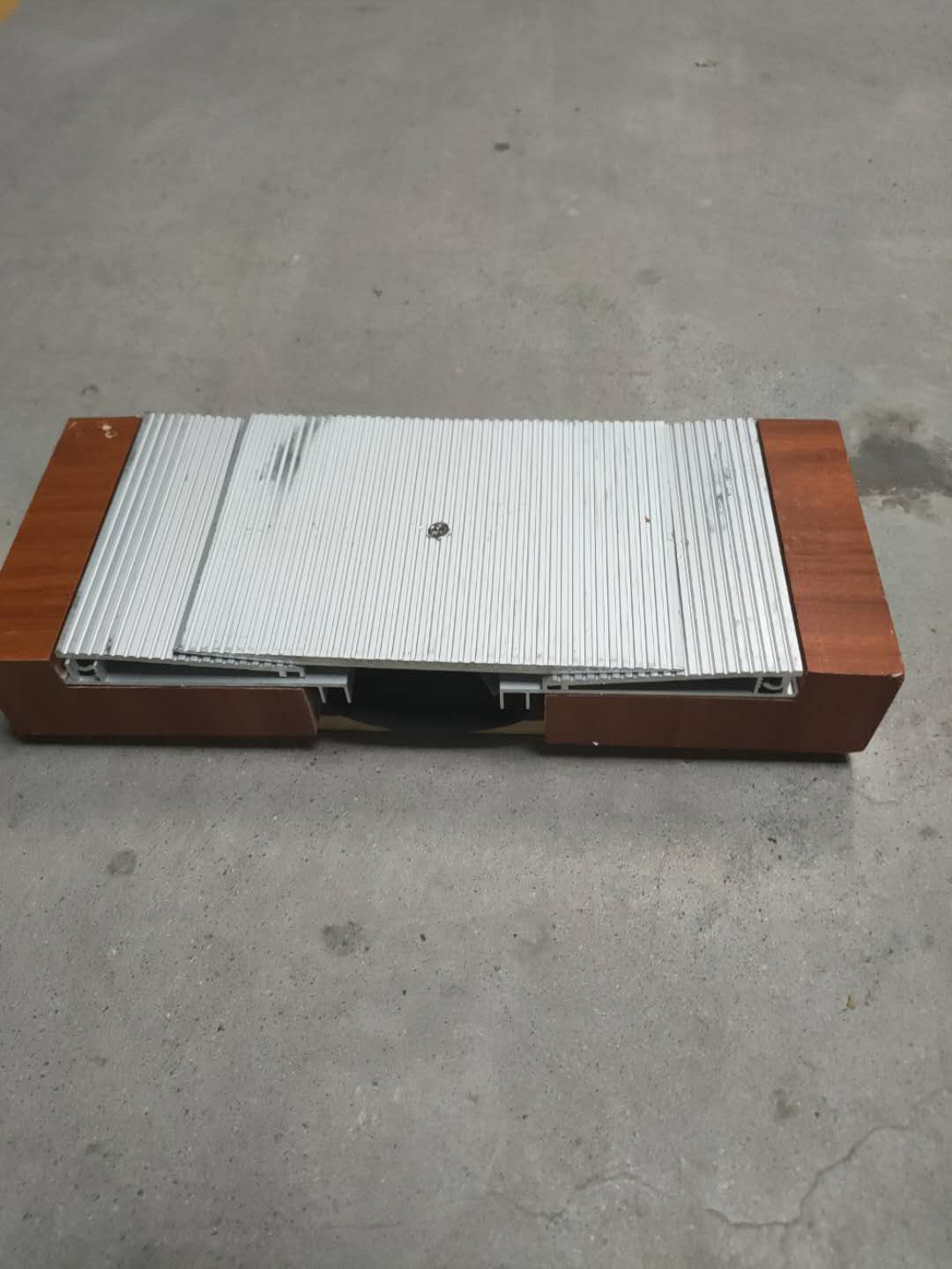 机场火车站大厅专用变形缝伸缩缝沉降缝施工安装图2