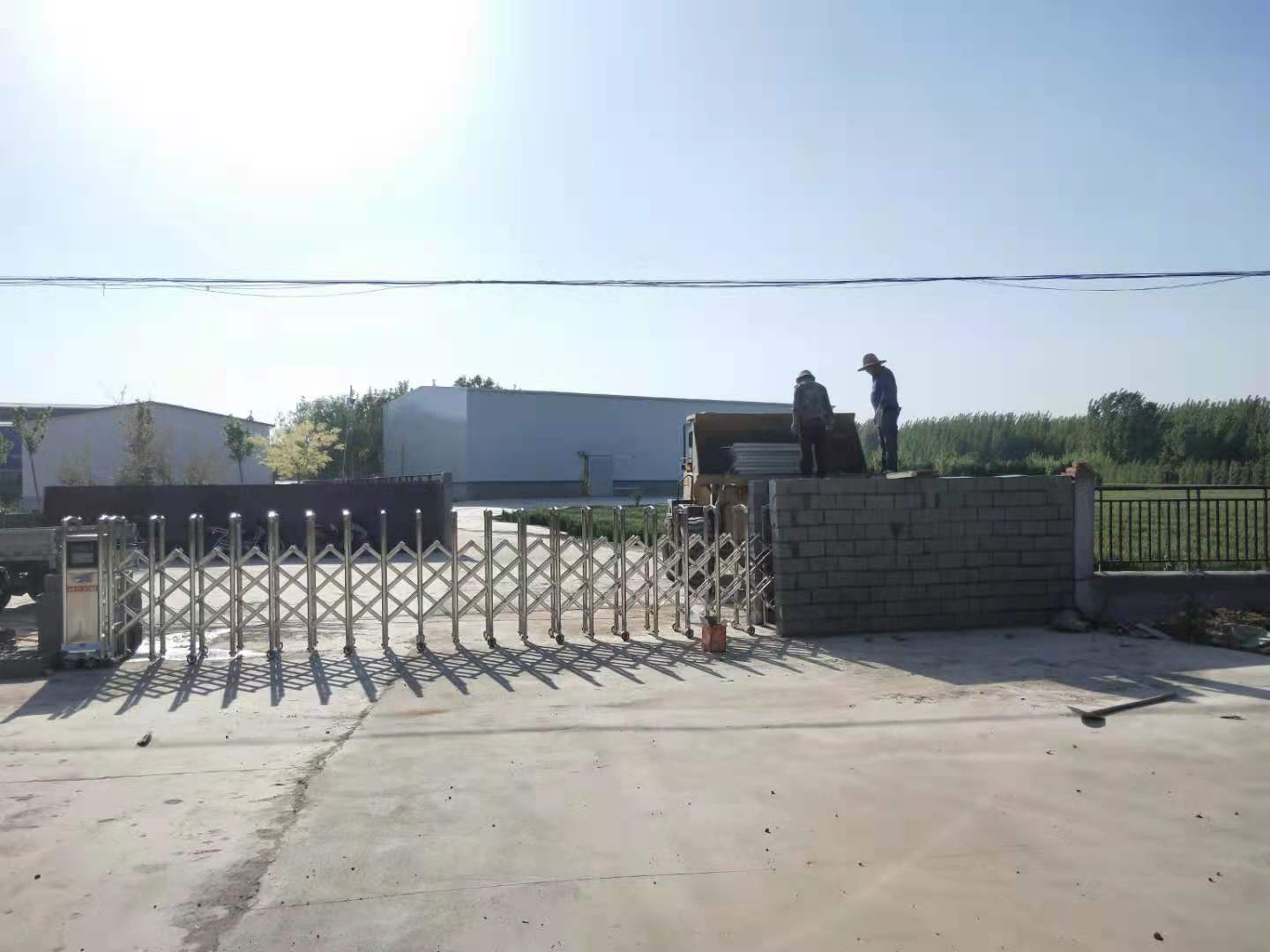 泰安迎金学校教你检验电动伸缩门的方法图3