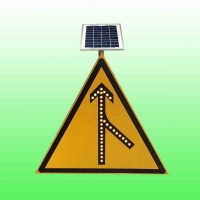 高速公路合流警示牌 led汇入警告标志 太阳能发光标志牌