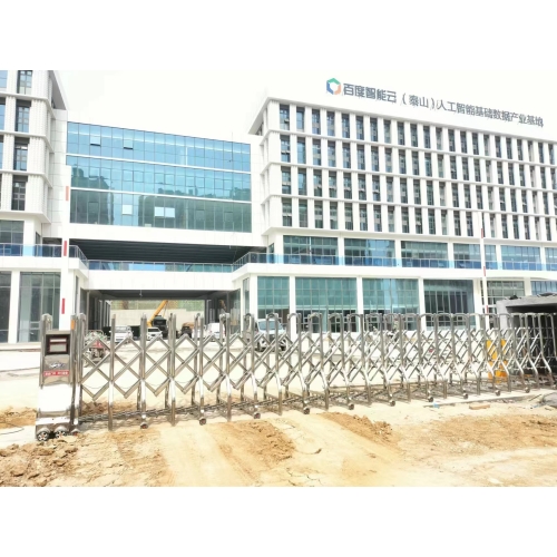泰安迎金学校伸缩门段滑设计效果